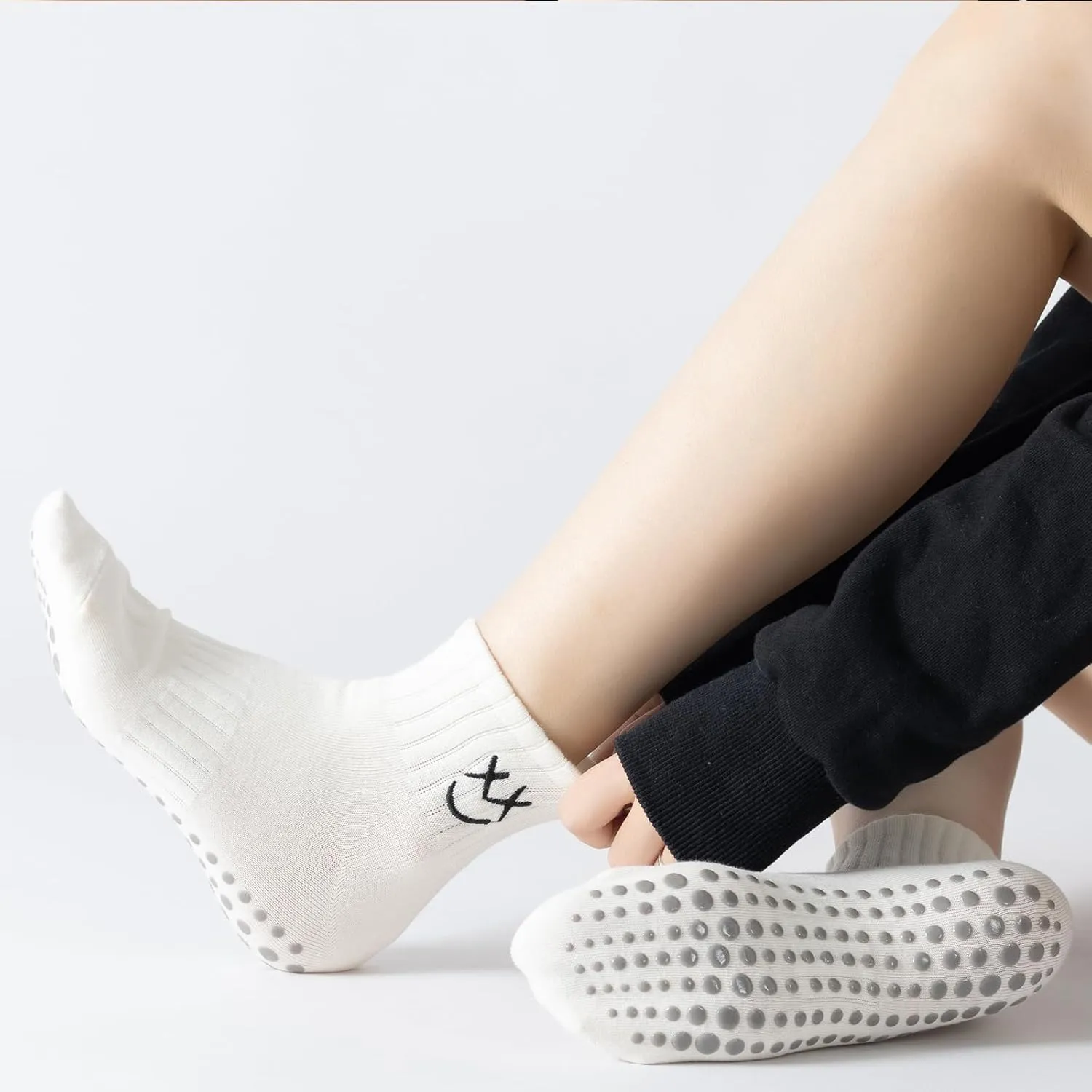 Yoga Pilates Socks with Grips for Women Non Slip Colorful Cushioned Ankle Socks for Barre Ballet Dance